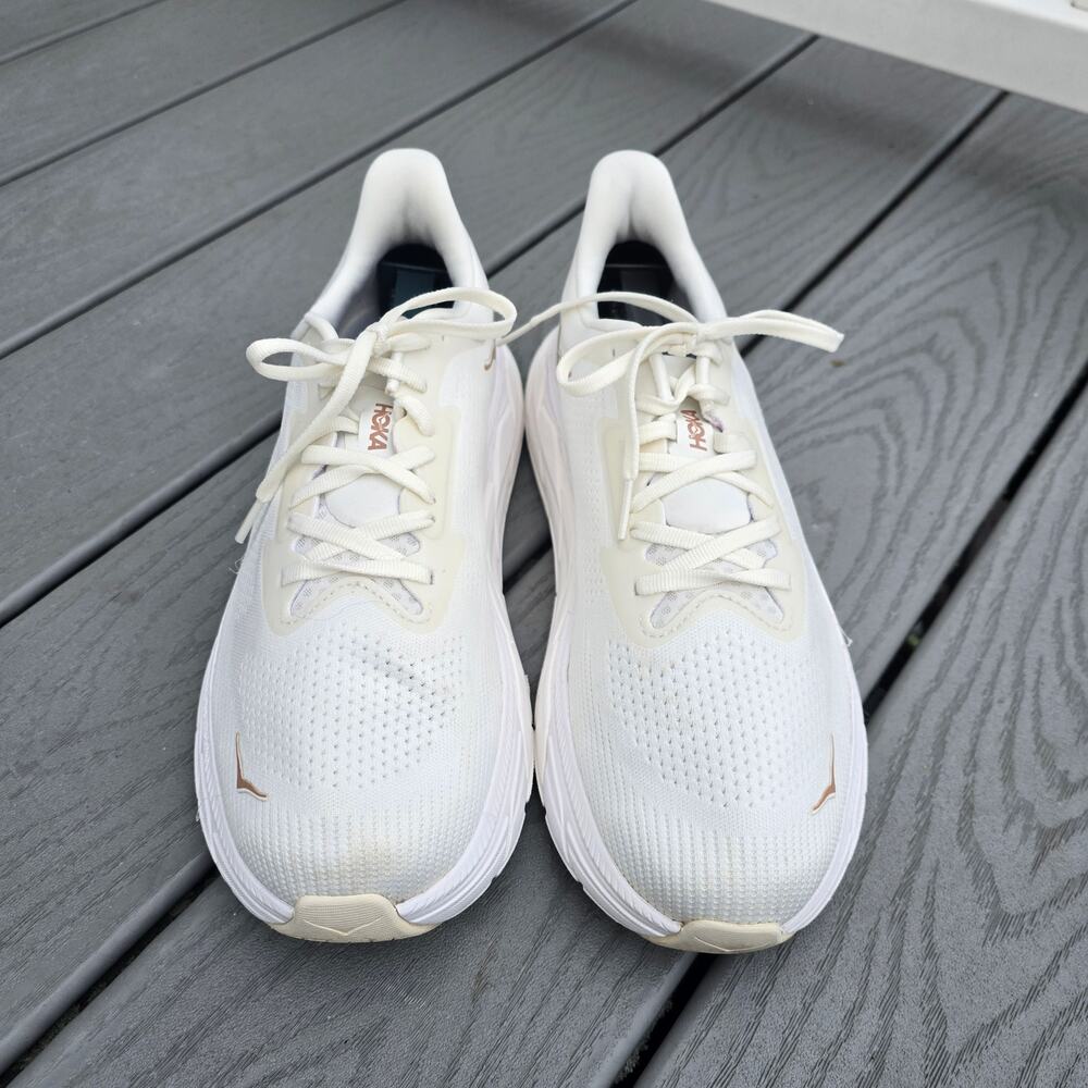 Hoka Women's Arahi 7 Running Shoes White/Rose Gold, Size 10.5 D (Wide)